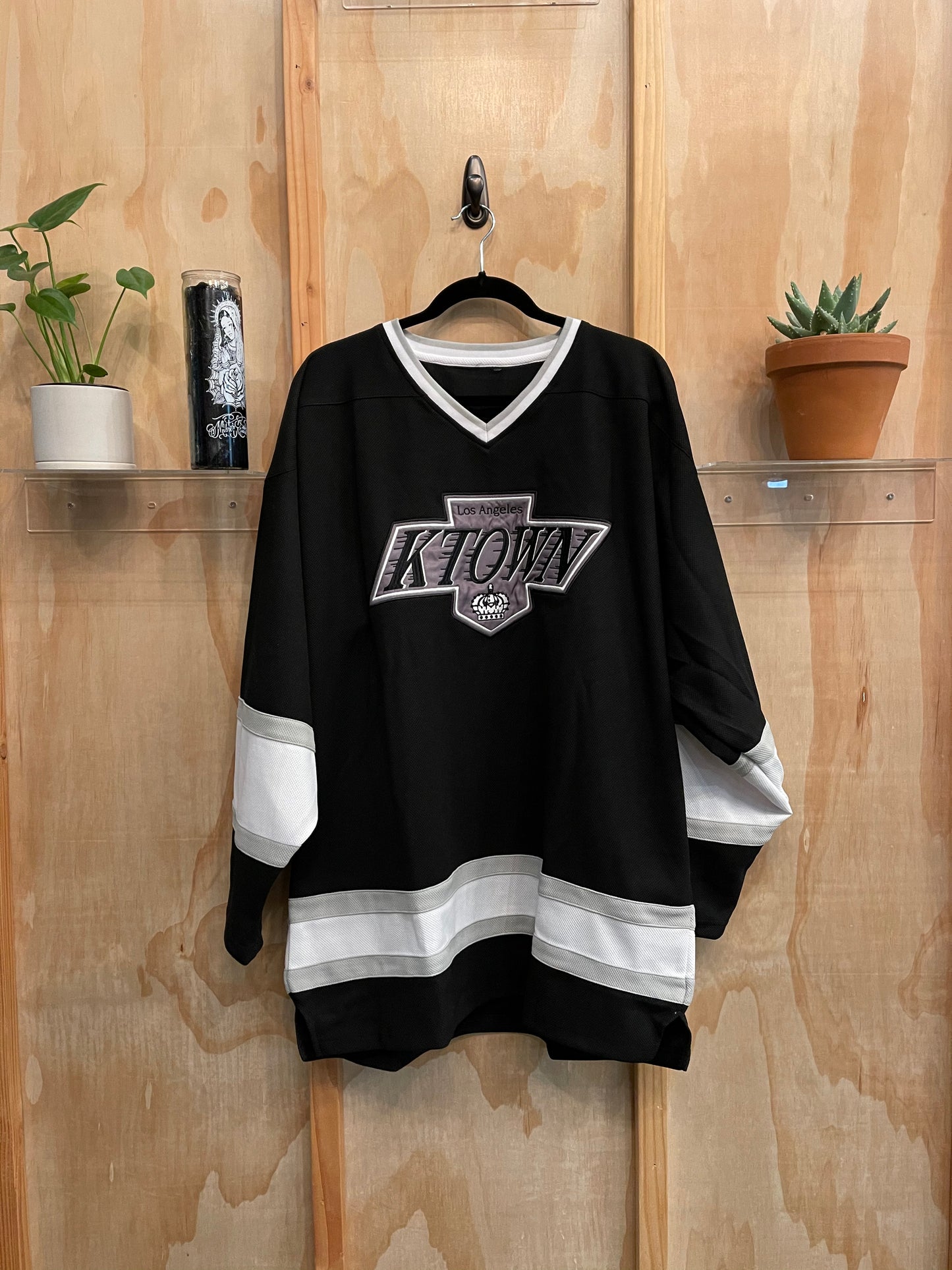 Koreatown Hockey Jersey in Black